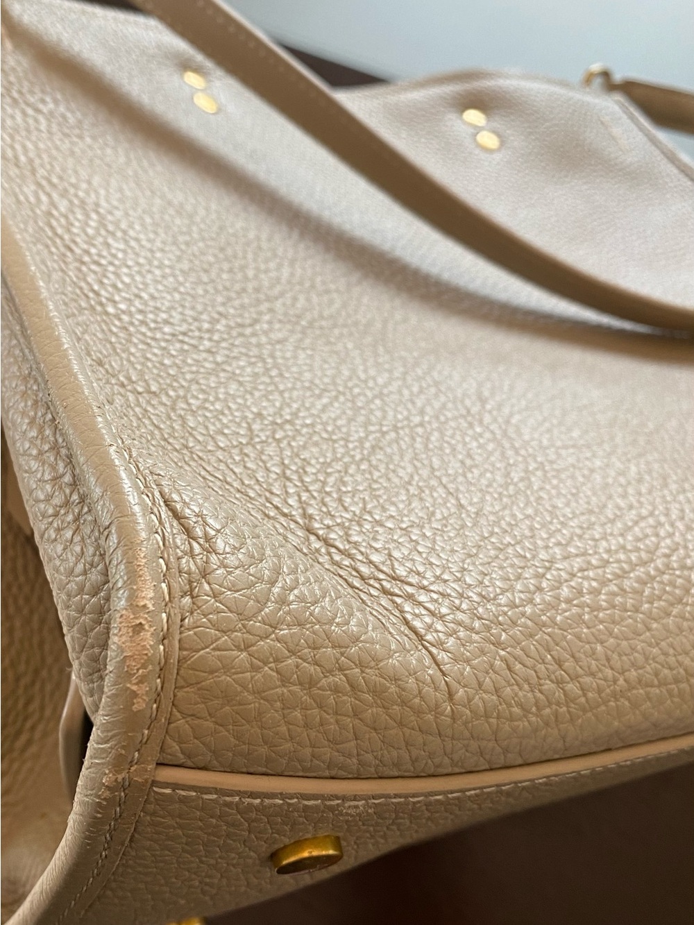Quince Italian Leather Medium
Convertible Satchel in Taupe - quiet luxury - - Picture 10 of 10